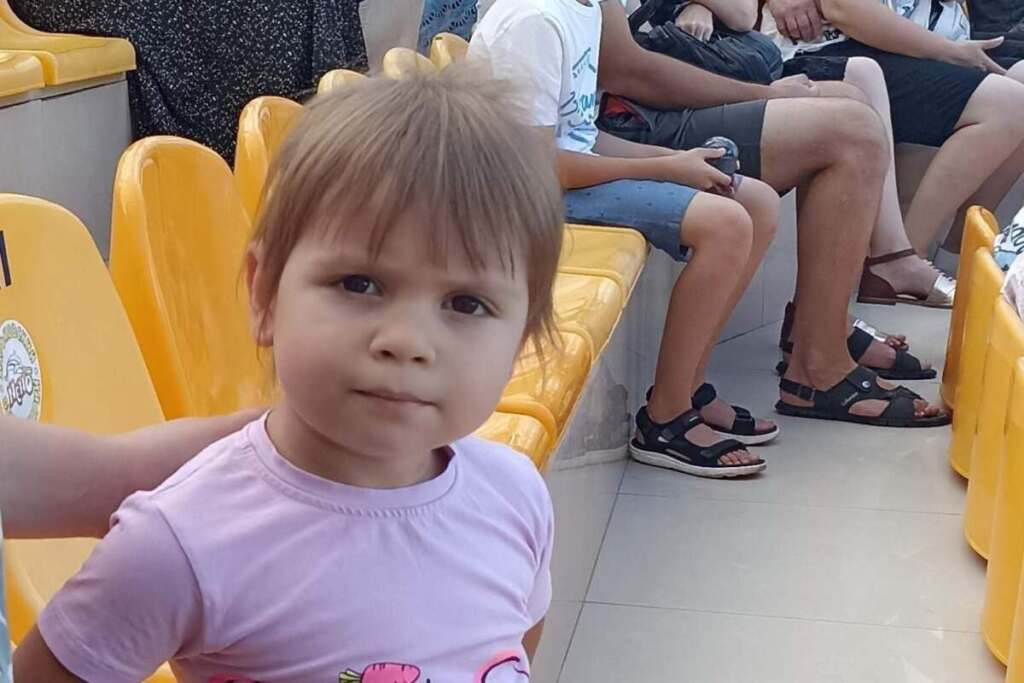 Ашихман Вікторія, 2,5 роки. Діагноз: ДЦП, спастична диплегія